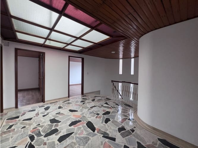 Casa de 6 alcobas en arriendo en Pasadena, Bogotá, 280 m² · foto 17 de 24