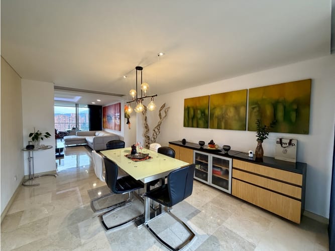 Apartamento de 3 alcobas en venta en El Tesoro, Medellín, 240 m² · foto 9 de 24