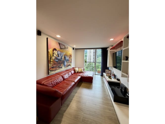 Apartamento de 3 alcobas en venta en El Tesoro, Medellín, 240 m² · foto 12 de 24