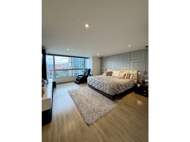 Apartamento de 3 alcobas en venta en El Tesoro, Medellín, 240 m² · foto 18 de 24