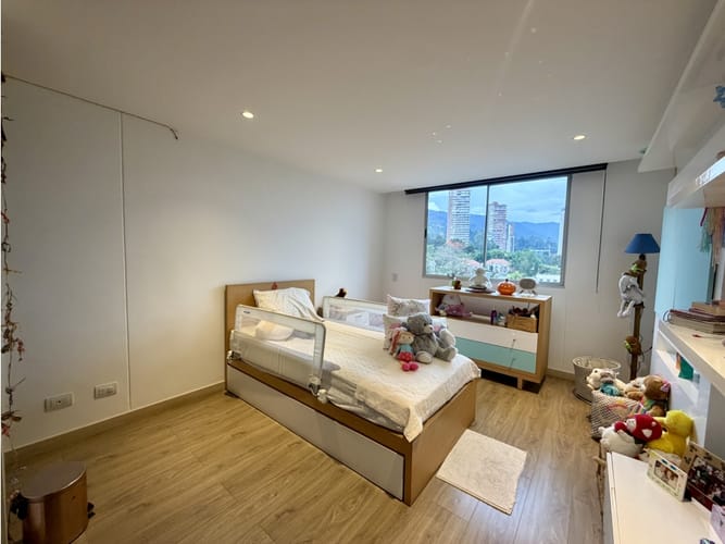 Apartamento de 3 alcobas en venta en El Tesoro, Medellín, 240 m² · foto 19 de 24
