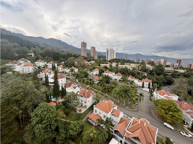 Apartamento de 3 alcobas en venta en El Tesoro, Medellín, 240 m² · foto 22 de 24
