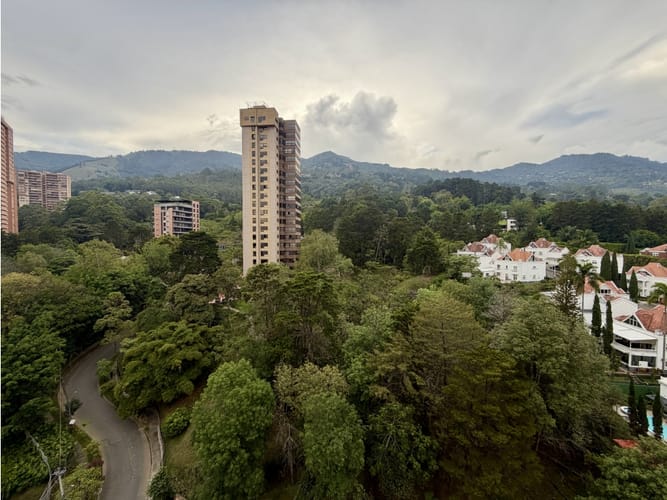 Apartamento de 3 alcobas en venta en El Tesoro, Medellín, 240 m² · foto 24 de 24