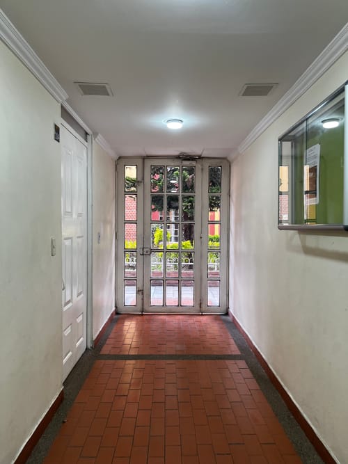 Apartamento de 3 alcobas en venta en Club De Los Lagartos, Bogotá, 45 m² · foto 2 de 11