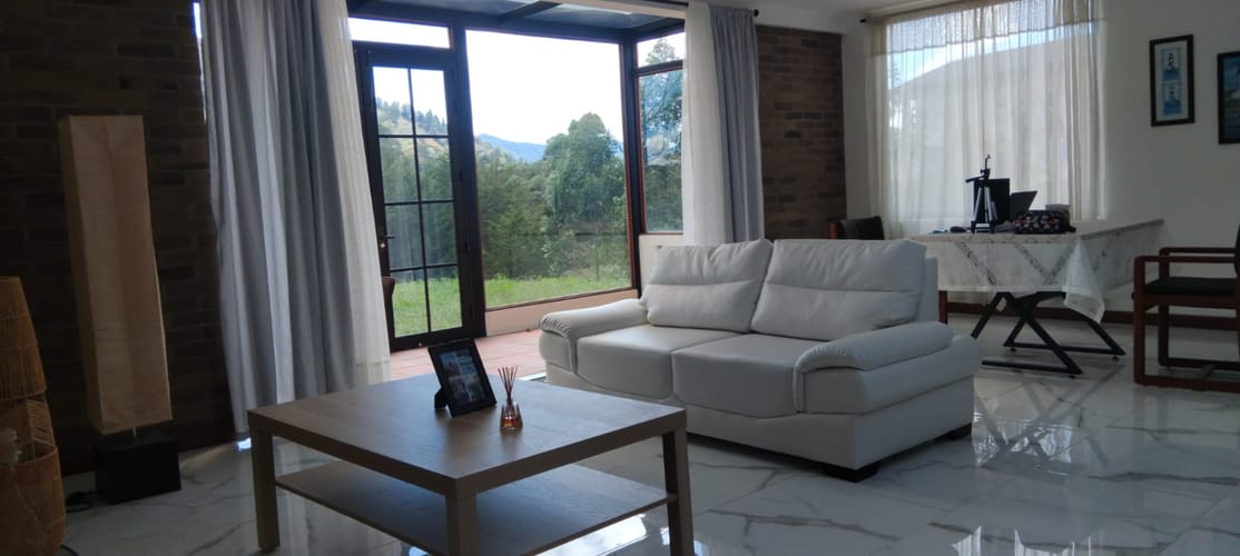 Casa de 4 alcobas en arriendo en San Nicolas, La Ceja, 200 m² · foto 2 de 24