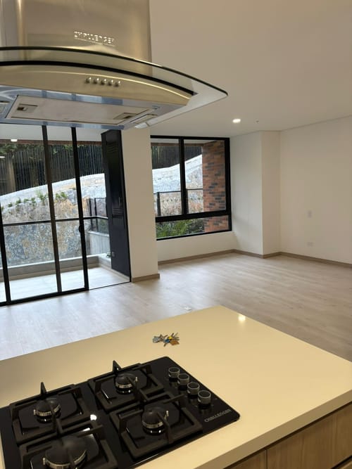 Apartamento de 1 alcoba en arriendo en El Poblado, Medellín, 72 m² · foto 4 de 24