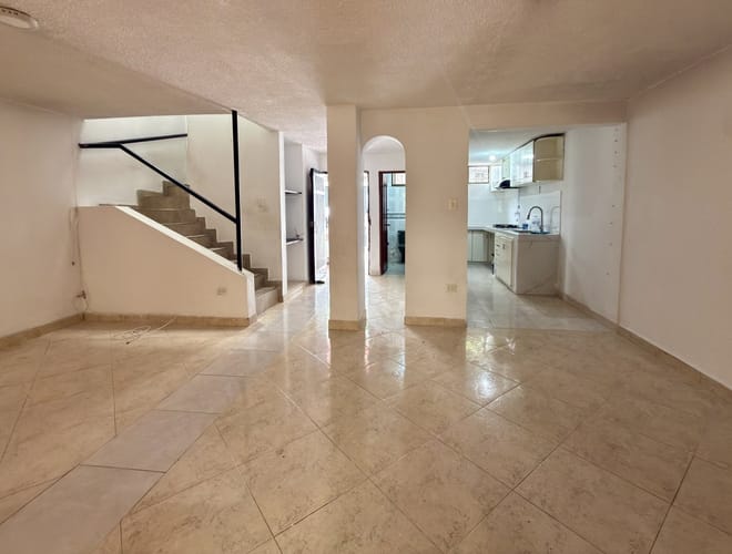 Casa de 3 alcobas en venta en El Refugio, Cali, 272 m² · foto 4 de 24