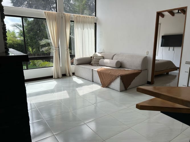 Casa de 4 alcobas en arriendo en Guayabito, Rionegro, 300 m² · foto 4 de 19