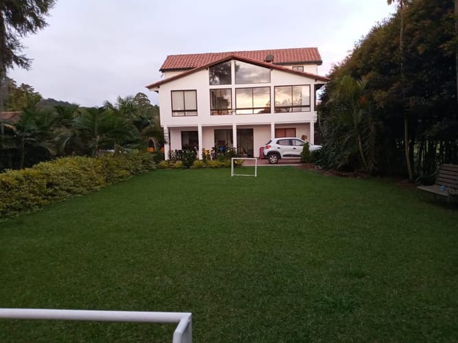 Casa de 4 alcobas en arriendo en Guayabito, Rionegro, 300 m² · foto 12 de 19