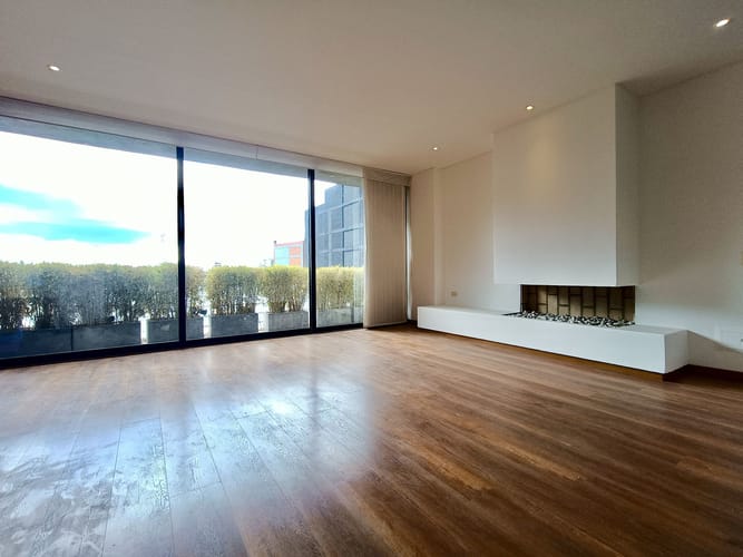 Apartamento de 3 alcobas en venta en El Virrey, Bogotá, 178 m² · foto 2 de 20