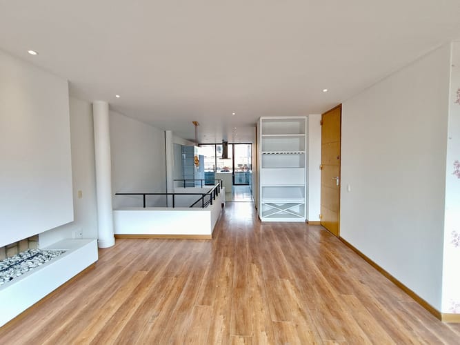 Apartamento de 3 alcobas en venta en El Virrey, Bogotá, 178 m² · foto 4 de 20