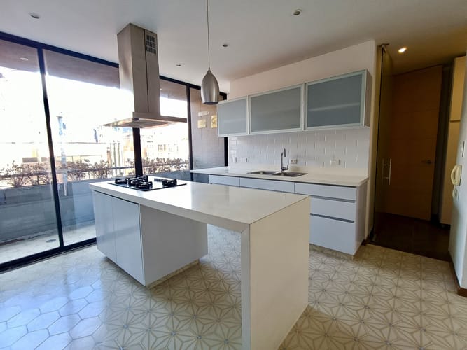 Apartamento de 3 alcobas en venta en El Virrey, Bogotá, 178 m² · foto 9 de 20
