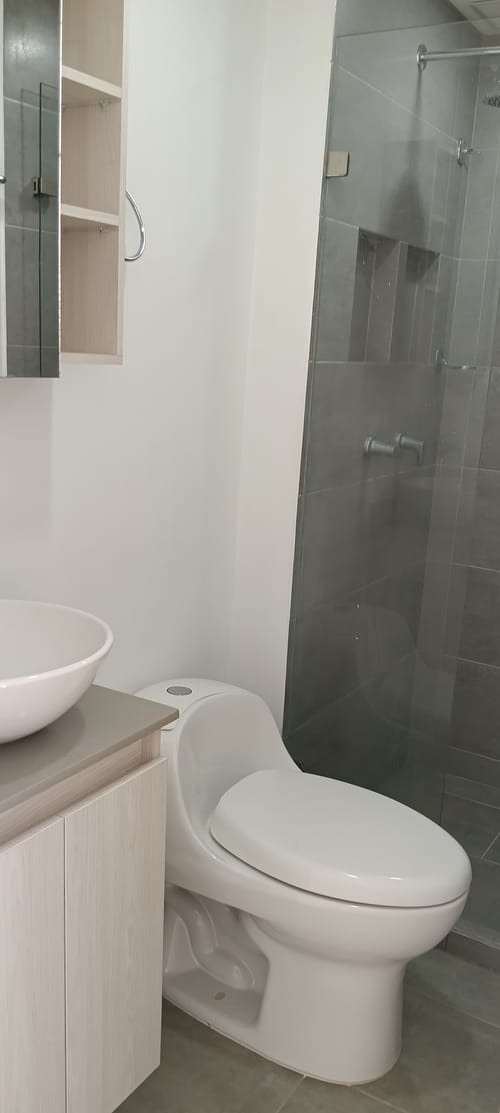 Apartamento de 2 alcobas en arriendo en San Miguel, Medellín, 56 m² · foto 3 de 8
