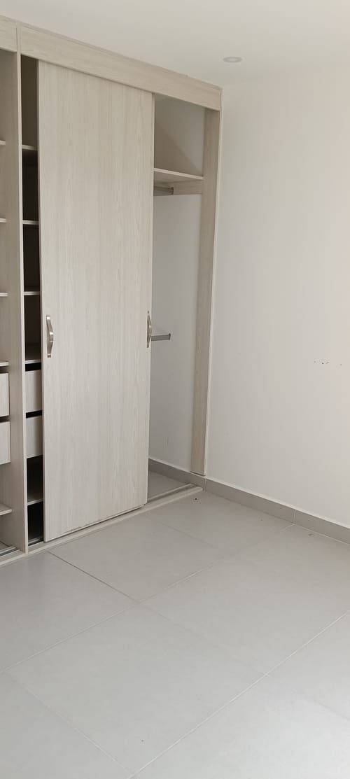 Apartamento de 2 alcobas en arriendo en San Miguel, Medellín, 56 m² · foto 4 de 8