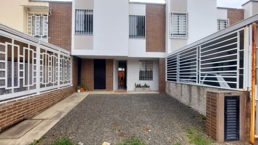 Casa de 3 alcobas en venta en Alfaguara, Jamundí, 58 m² · foto 3 de 17
