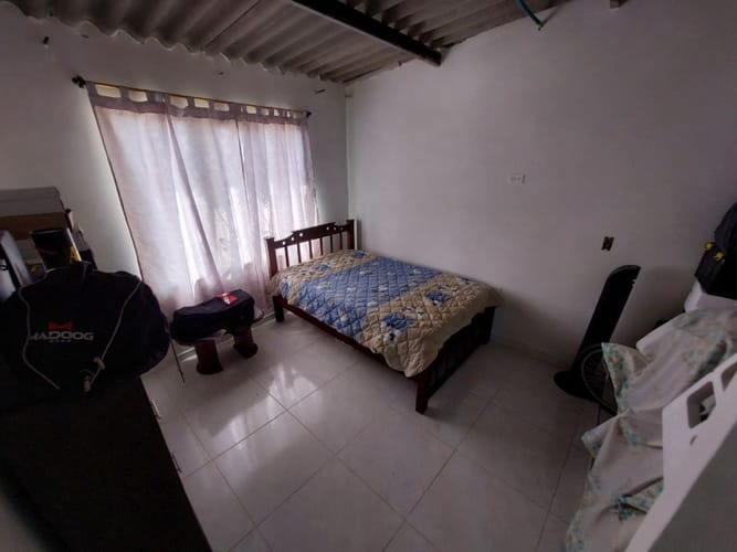 Casa de 8 alcobas en venta en Ulpiano Lloreda, Cali, 324 m² · foto 13 de 24