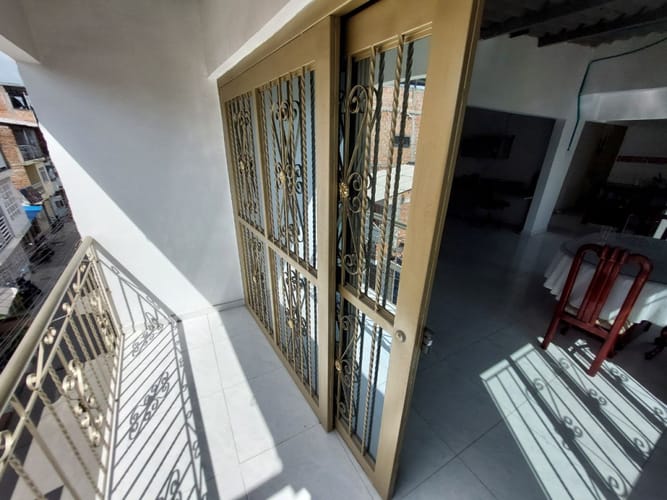Casa de 8 alcobas en venta en Ulpiano Lloreda, Cali, 324 m² · foto 14 de 24