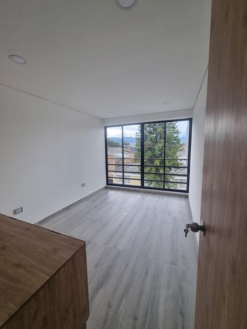 Casa de 7 alcobas en venta en Engativá, Bogotá, 375 m² · foto 5 de 22