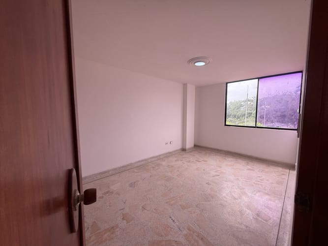 Apartamento de 4 alcobas en arriendo en Cuarto De Legua - Guadalupe, Cali, 120 m² · foto 16 de 24