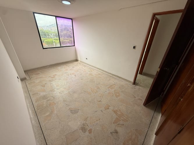Apartamento de 4 alcobas en arriendo en Cuarto De Legua - Guadalupe, Cali, 120 m² · foto 17 de 24