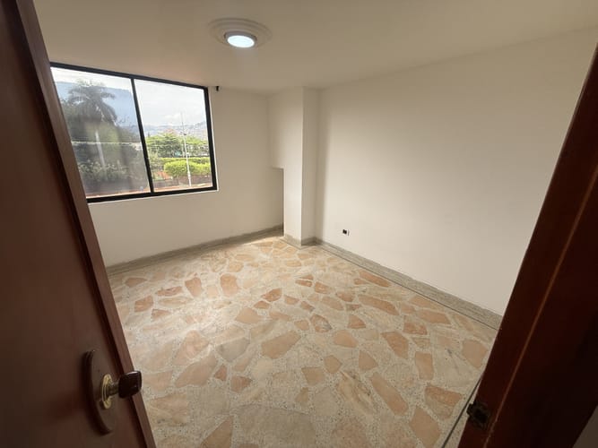 Apartamento de 4 alcobas en arriendo en Cuarto De Legua - Guadalupe, Cali, 120 m² · foto 20 de 24