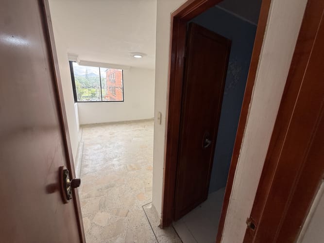 Apartamento de 4 alcobas en arriendo en Cuarto De Legua - Guadalupe, Cali, 120 m² · foto 23 de 24