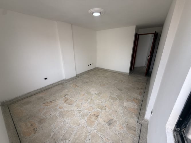 Apartamento de 4 alcobas en arriendo en Cuarto De Legua - Guadalupe, Cali, 120 m² · foto 24 de 24