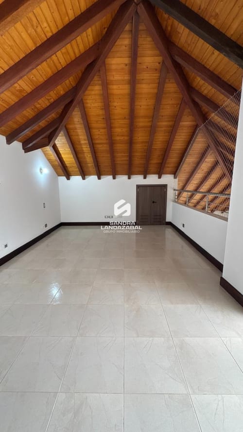 Casa de 4 alcobas en venta en Terrazas De Menzuli, Piedecuesta, 384 m² · foto 5 de 22