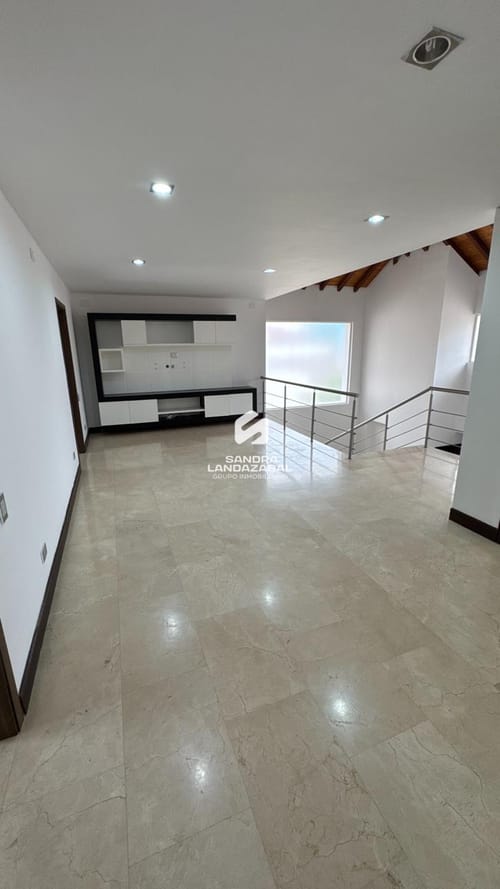 Casa de 4 alcobas en venta en Terrazas De Menzuli, Piedecuesta, 384 m² · foto 4 de 22