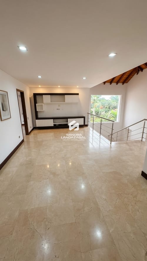 Casa de 4 alcobas en venta en Terrazas De Menzuli, Piedecuesta, 384 m² · foto 2 de 22