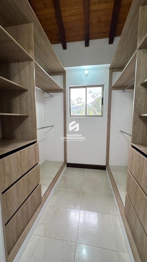Casa de 4 alcobas en venta en Terrazas De Menzuli, Piedecuesta, 384 m² · foto 11 de 22