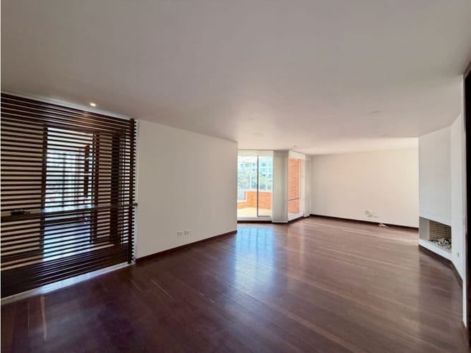 Apartamento de 3 alcobas en venta en Santa Barbara, Bogotá, 118 m² · foto 3 de 17