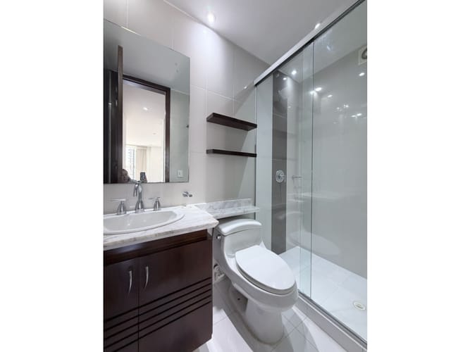 Apartamento de 3 alcobas en venta en Santa Barbara, Bogotá, 118 m² · foto 12 de 17
