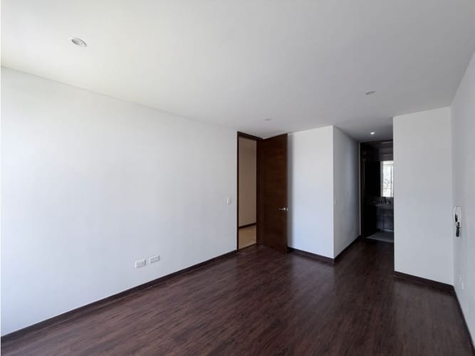 Apartamento de 3 alcobas en venta en Santa Barbara, Bogotá, 118 m² · foto 15 de 17