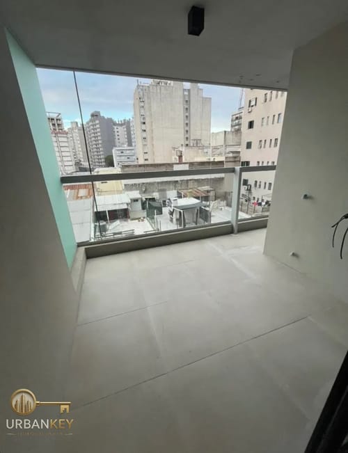Alquiler apartamento 1 dormitorio con terraza, parrillero y garage - Tres Cruces · Photo 1