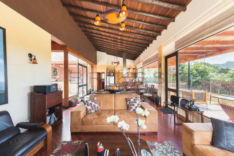 Casa de 4 alcobas en venta en Centro, Sopó, 275 m² · foto 8 de 24