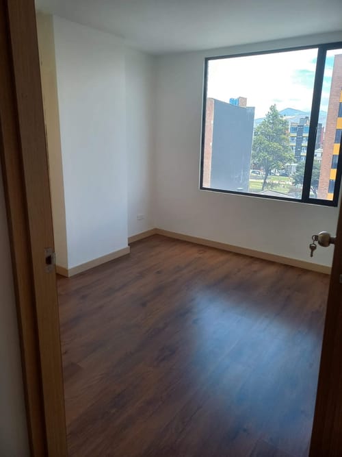 Apartamento de 2 alcobas en venta en Alqueria La Fragua Norte, Bogotá, 43 m² · foto 3 de 9