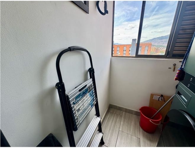 Apartamento de 4 alcobas en venta en La America, Medellín, 60 m² · foto 9 de 12