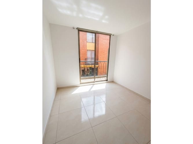 Casa de 3 alcobas en venta en Hipotecho, Bogotá, 81 m² · foto 2 de 15