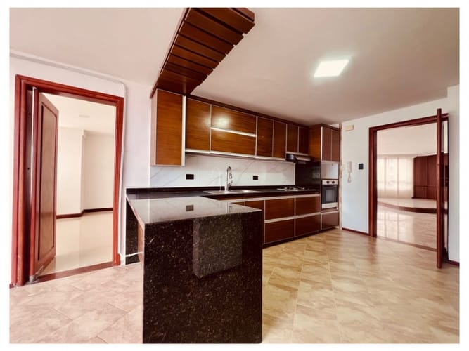 Apartamento de 3 alcobas en venta en Pinares, Pereira, 280 m² · foto 19 de 20