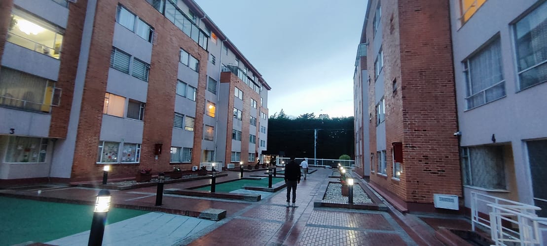 Apartamento de 3 alcobas en venta en Britalia, Bogotá, 62 m² · foto 2 de 20