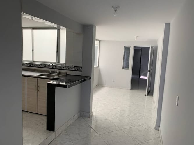 Casa de 7 alcobas en venta en La Floresta, Bogotá, 298 m² · foto 8 de 9