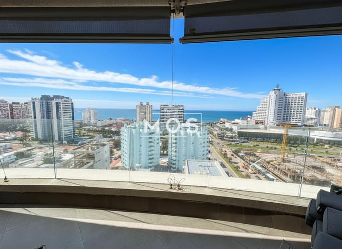 Art Tower piso alto  con vista al mar · Foto 2