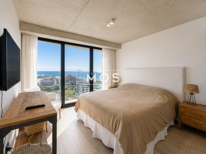 Espectacular Apartamento de 2 Dormitorios y Medio, piso alto, Torre Surfside, Punta del Este · Foto 8