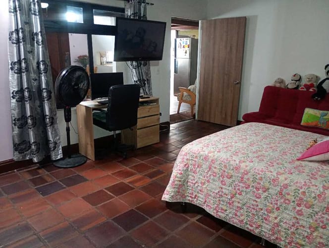 Casa de 6 alcobas en venta en Suramericana, Medellín, 210 m² · foto 13 de 24