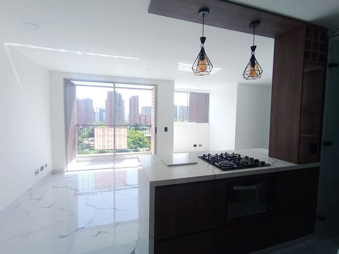 Apartamento en venta en Suramérica, Itagüí, 70 m² · foto 2 de 18