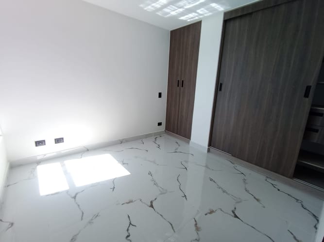 Apartamento en venta en Suramérica, Itagüí, 70 m² · foto 7 de 18
