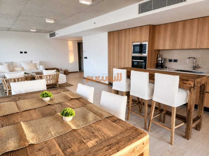 Espectacular Apartamento de 2 Dormitorios y Medio, piso alto, Torre Surfside, Punta del Este · Foto 3
