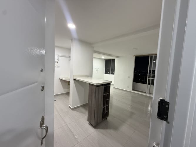 Apartamento de 2 alcobas en arriendo en Evaristo Garcia, Cali, 65 m² · foto 3 de 20