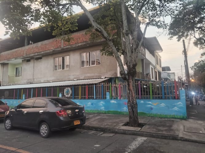 Casa de 8 alcobas en venta en Las Granjas, Cali, 144 m² · foto 2 de 24